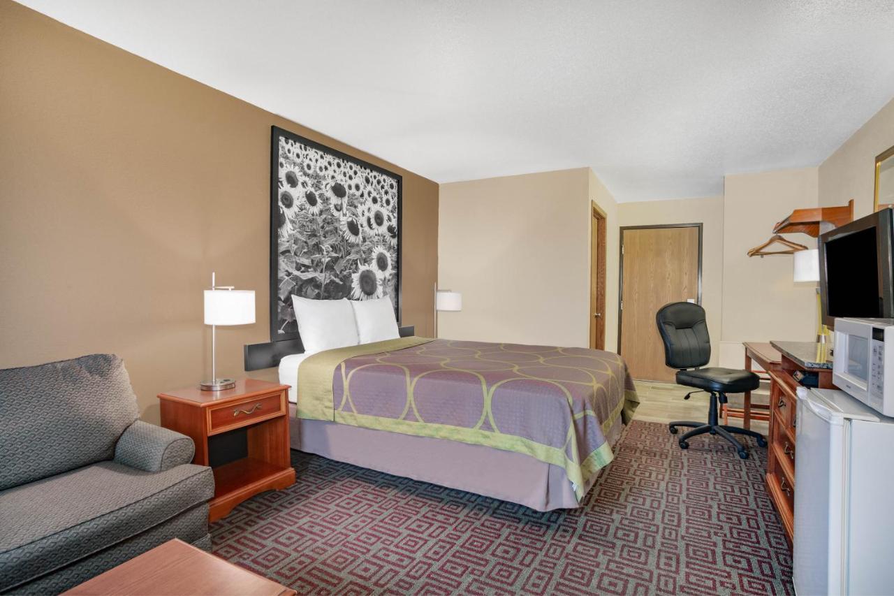 Super 8 By Wyndham Fort Madison Экстерьер фото